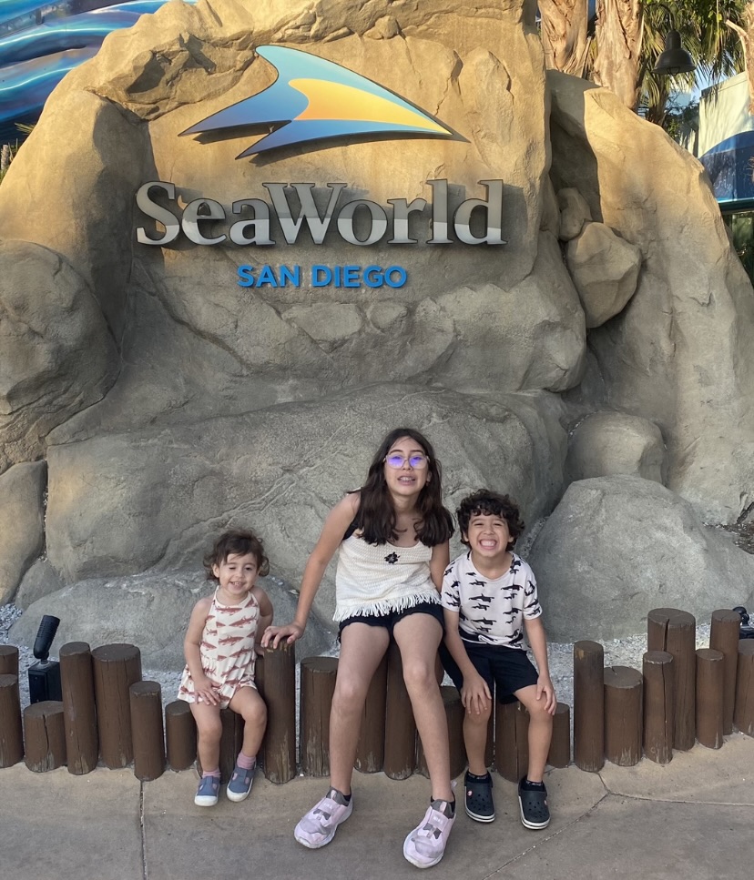 3 kids at sea world