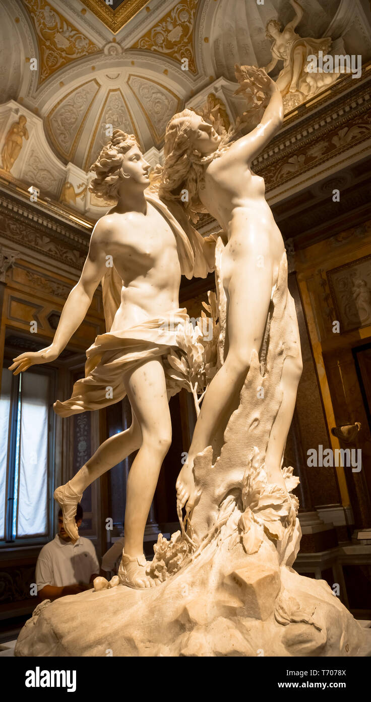 sculpture of apollo and daphne